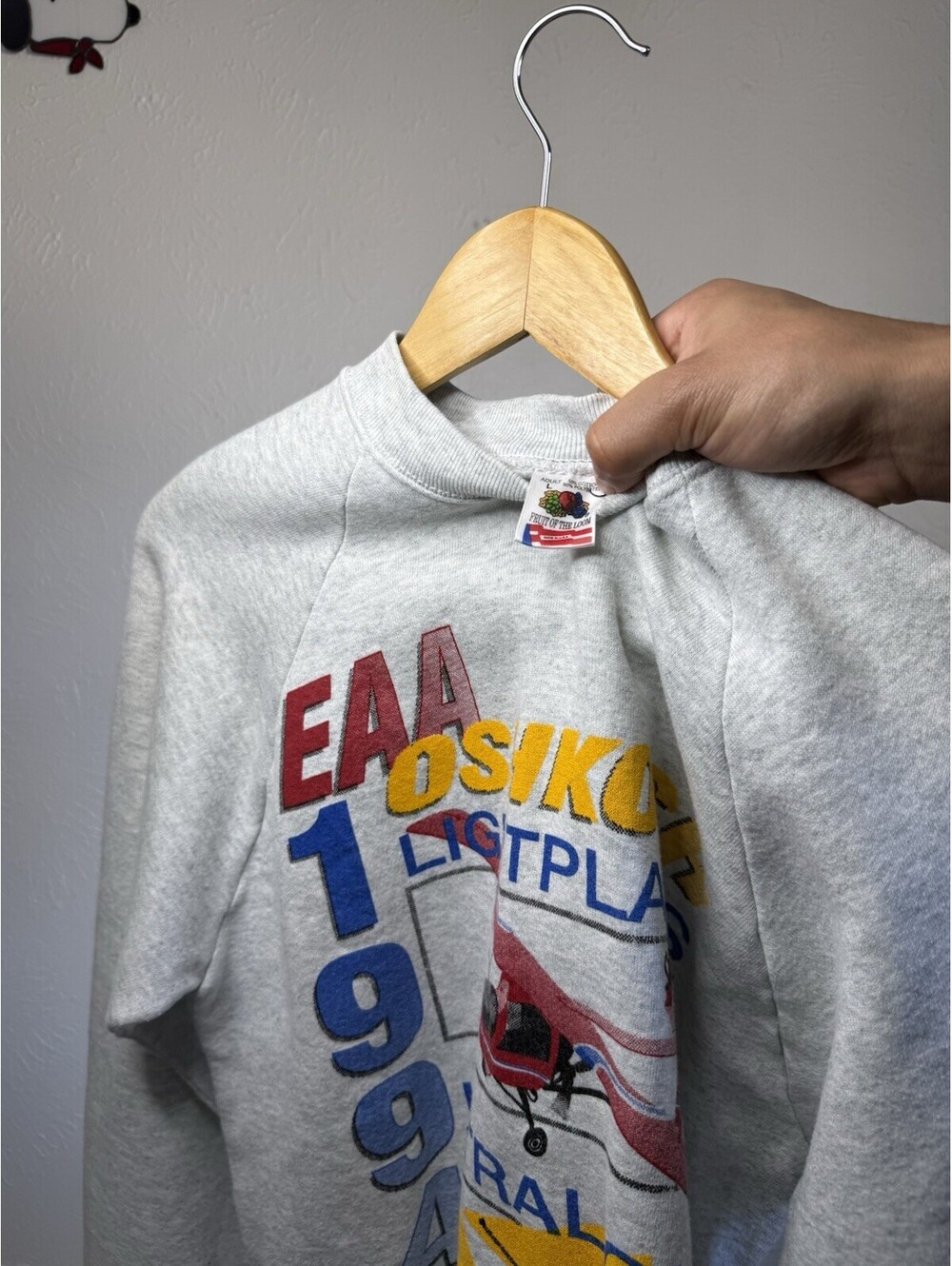 Vintage 90s Oshkosh Light Planes Fruit of The Loom Sweatshirt Size Large - Picture 3 of 3